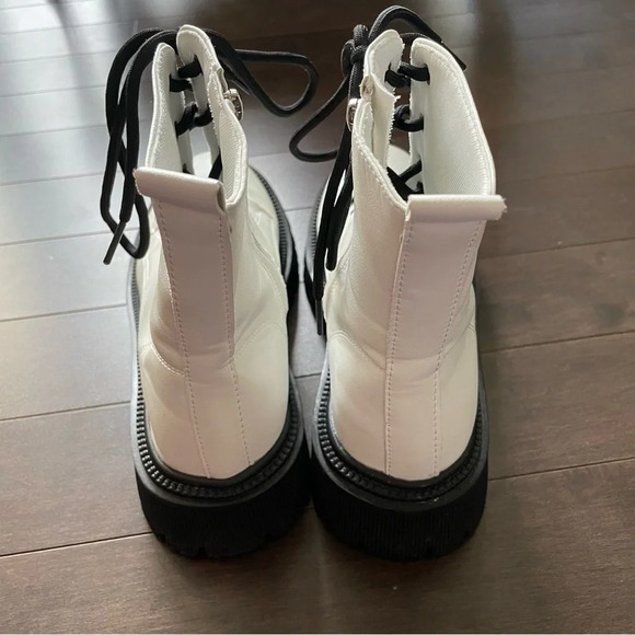 Faux Leather  White Combat Boots Women’s 41 or 9.5 - Picture 4 of 6